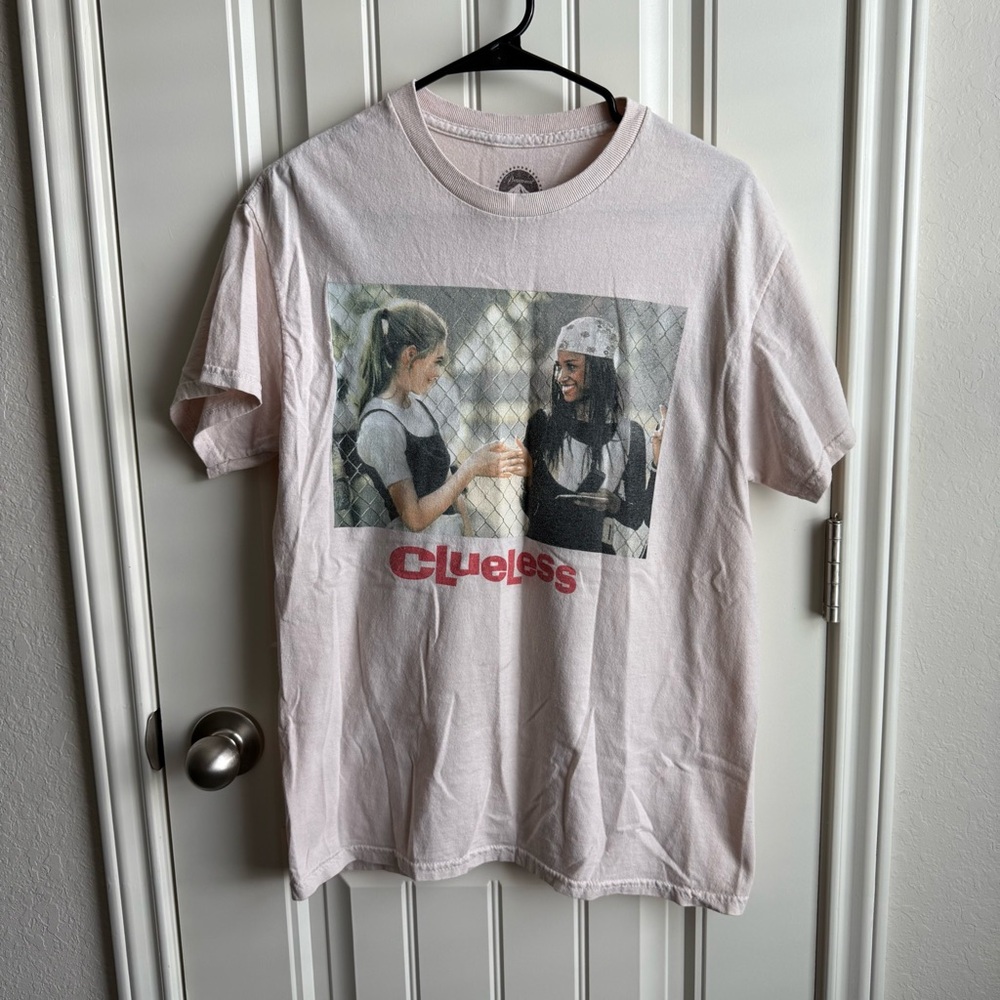 Clueless Graphic T-Shirt in Light Pink